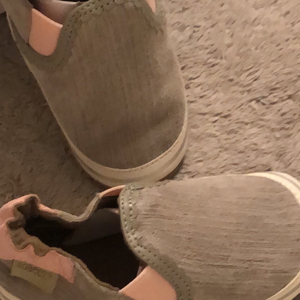 BNIB Robeez genuine leather slip ins!!!